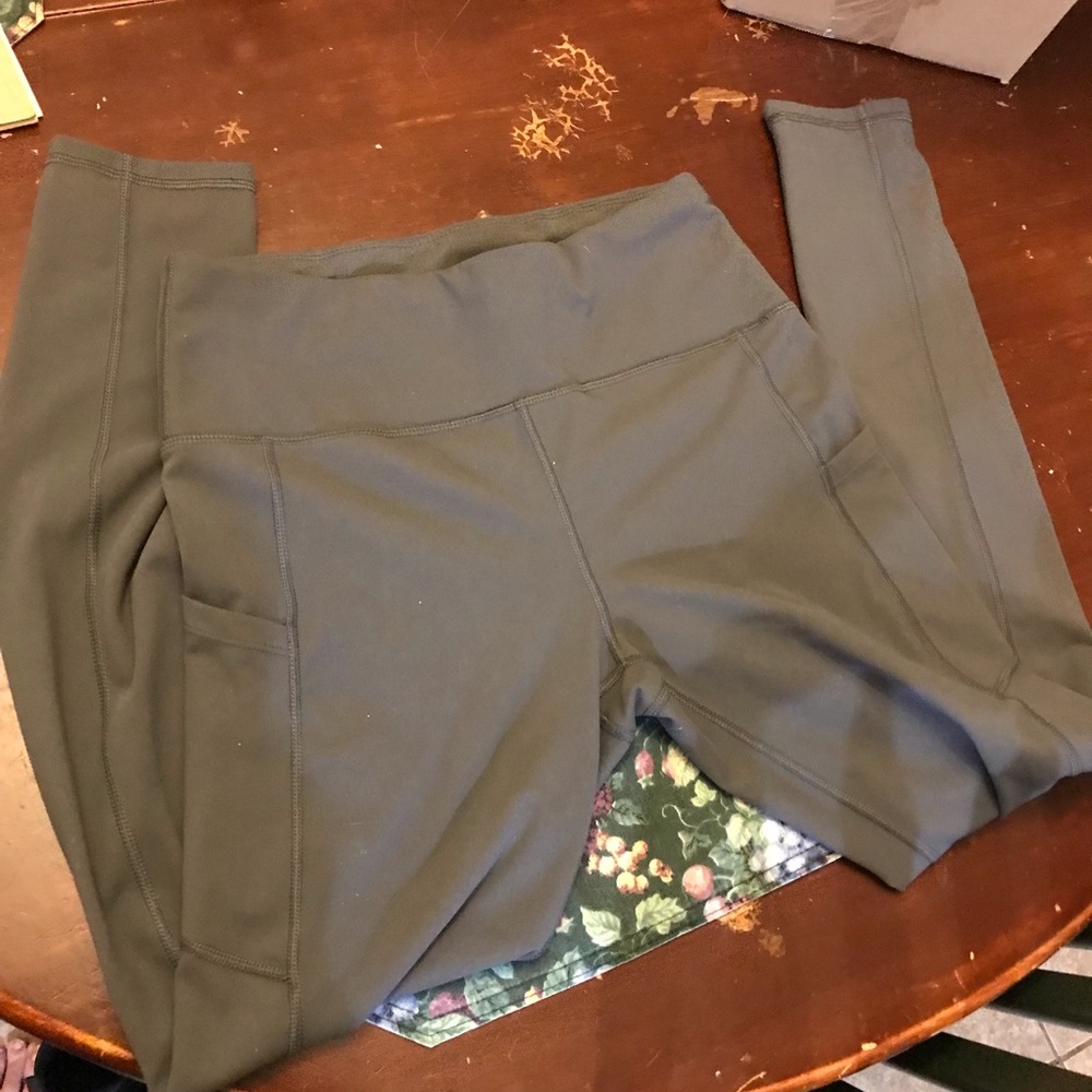 Leggings with pockets